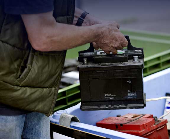 Lead battery recycling