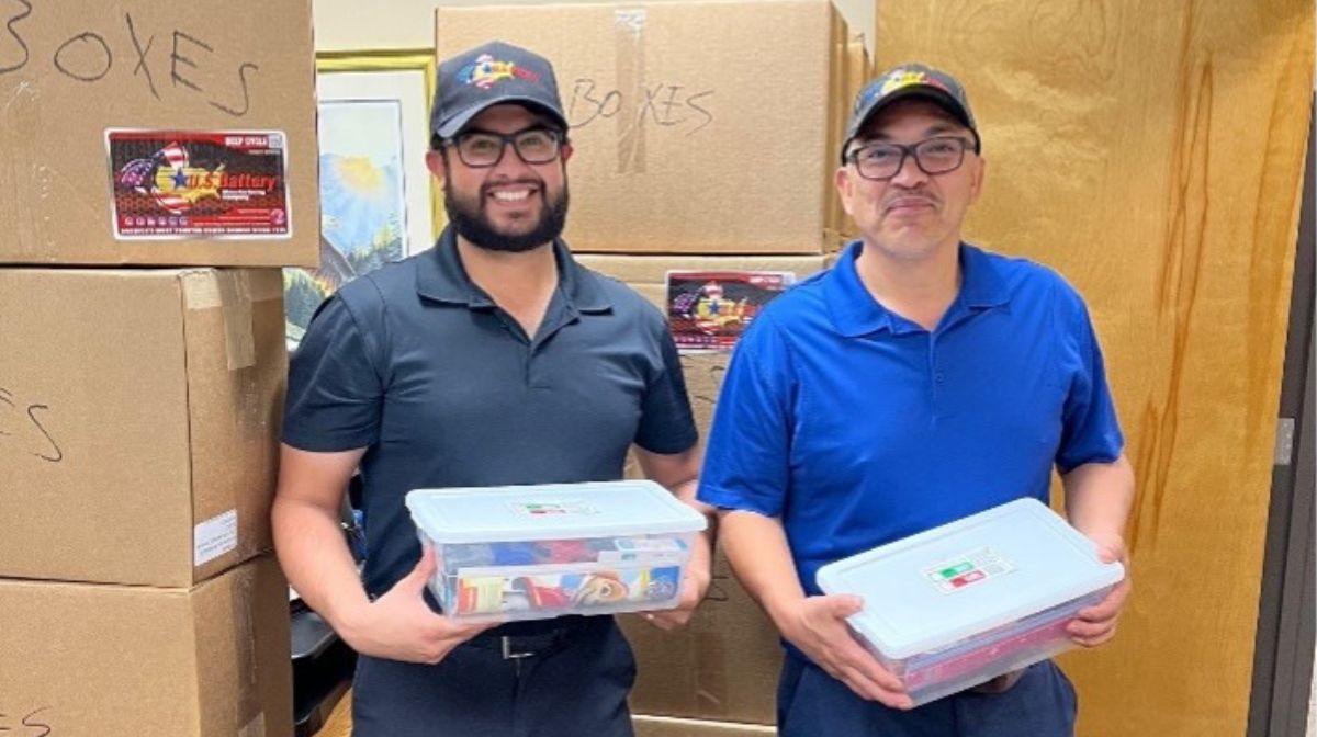 us battery manufacturing employees pack occ boxes