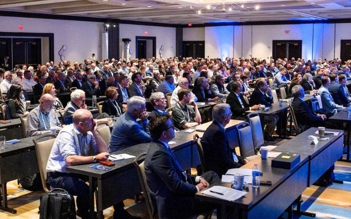 Flow battery industry professionals.
